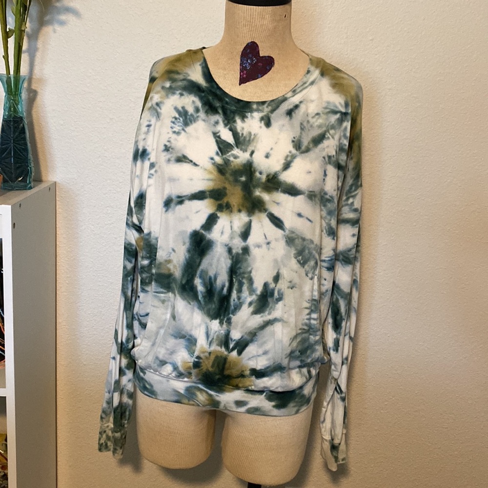 NWOT Young Fabulous And Broke tie dye sweatshirt
